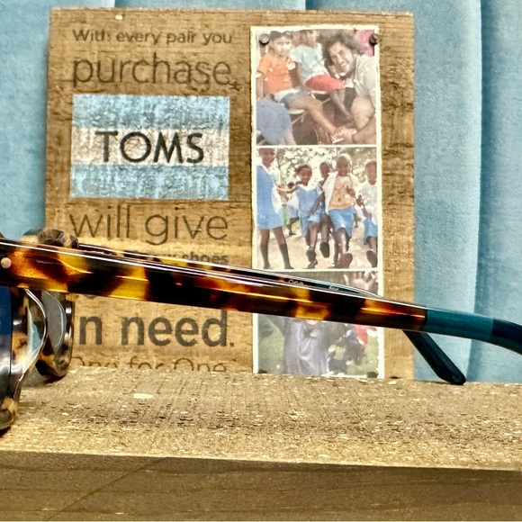 Brand New TOMS “Josie” Tortoise Shell Cat-Eye Sunglasses Blue Sun Lenses - Picture 2 of 5